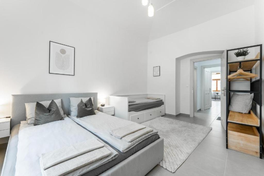 Apartament Nice Apartman In New Town Praga Zewnętrze zdjęcie