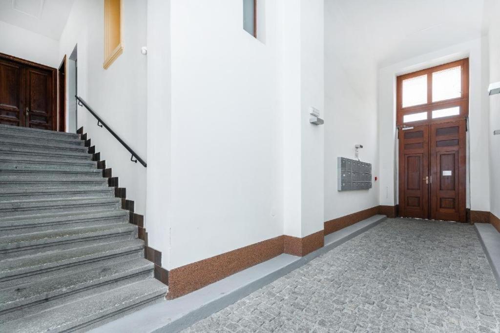 Apartament Nice Apartman In New Town Praga Zewnętrze zdjęcie