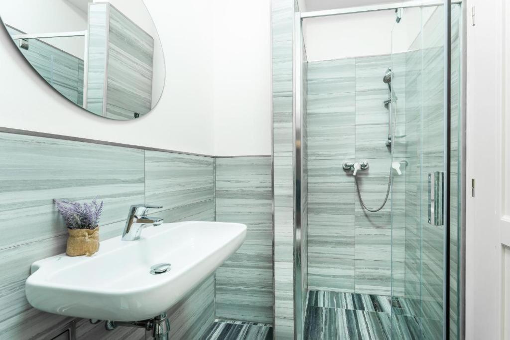 Apartament Nice Apartman In New Town Praga Zewnętrze zdjęcie